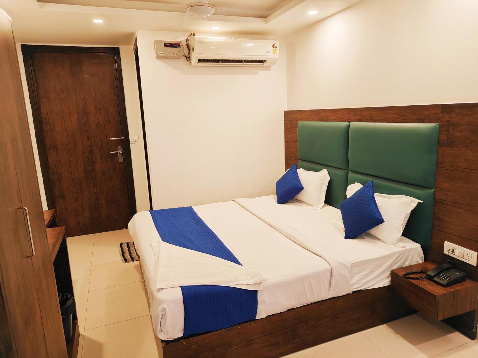 Hotel Le Mount Plaza Near Igi Airport Delhi New Delhi Bagian luar foto